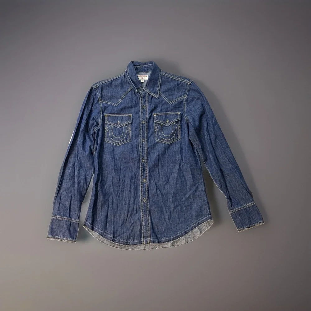 True Religion Mens Dark Wash Denim Western Shirt Pearl Snap Horseshoe Stitching